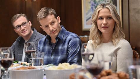 Blue Bloods S13 Finale's Stacked Family Dinner Has One Worrying Omission