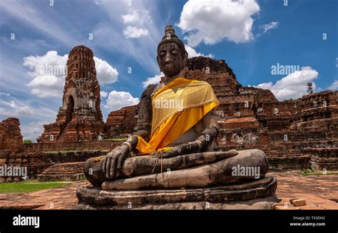 Ayutthaya - Wat Mahathat Stock Photo - Alamy