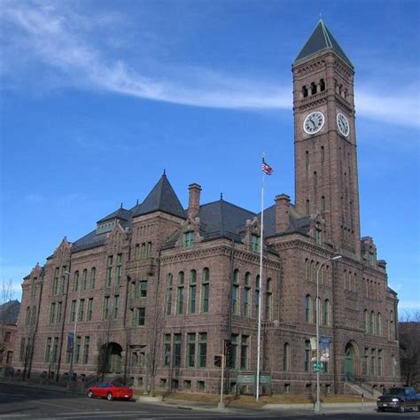 Old Courthouse Museum - Gonna Get Wed