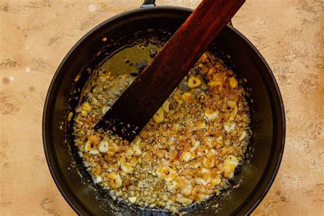 Mussels Recipe - Steamed with White Wine Garlic Butter Sauce