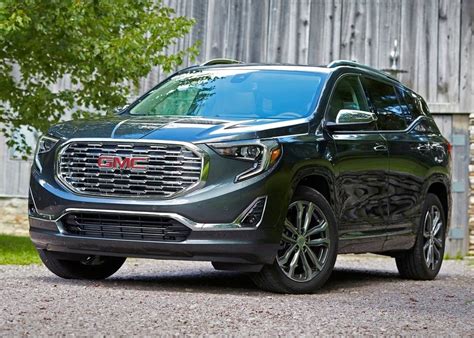 New GMC Terrain Denali 2023 2.0T AWD Photos, Prices And Specs in UAE