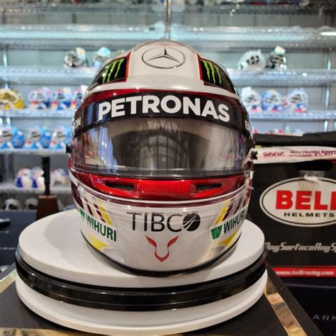 New on RACING HELMET COLLECTOR: LEWIS HAMILTON Signed Helmet Direct Au ...