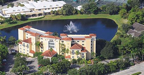 Florida Hotel Reservation: Inn at Pelican Bay - Naples