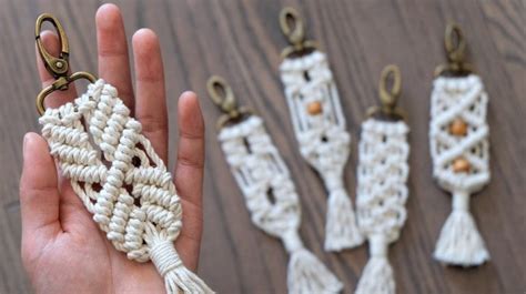 14 Simple DIY Macrame Keychain Designs You Can Make At Home | DIY ...