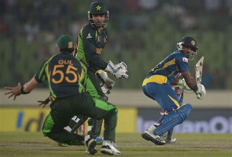 Kusal Perera looks back after playing a shot | ESPNcricinfo.com