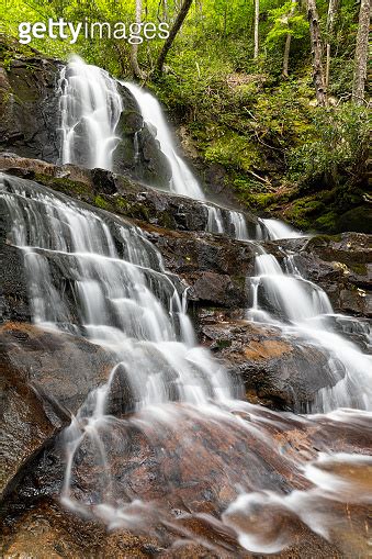 Laurel Falls Waterfall 이미지 (1054729590) - 게티이미지뱅크