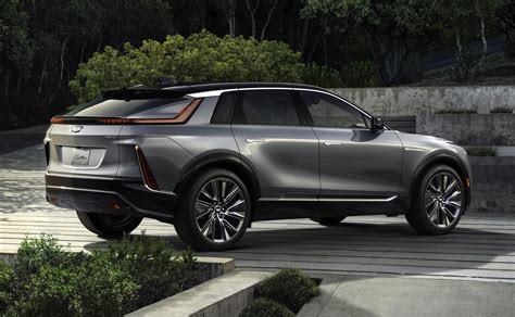 2023 Cadillac Lyriq Pros and Cons: Can It Succeed in the Luxury EV SUV ...