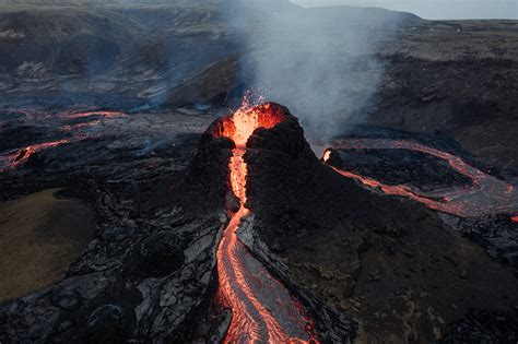 Can We Get Geothermal Energy From Volcanoes? - Environment Co