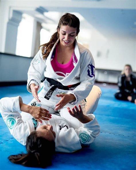 Beautiful Brazilian jiu jitsu women | Jiu jitsu women, Martial arts ...