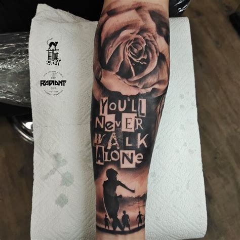 Tatuaż youll never walk alone | Autor: Lucky Tattoo - dziarownia.pl