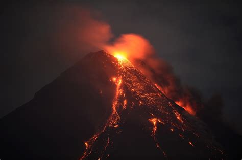 Philippines evacuates people near Mayon Volcano due to fear of eruption