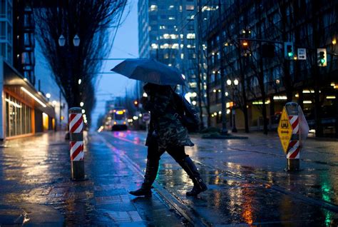 Burst of heavy rain Wednesday morning, then showers in Portland ...