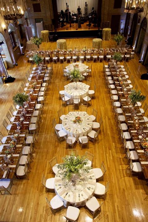 How many wedding guests fit at a table? - Bellwether Events