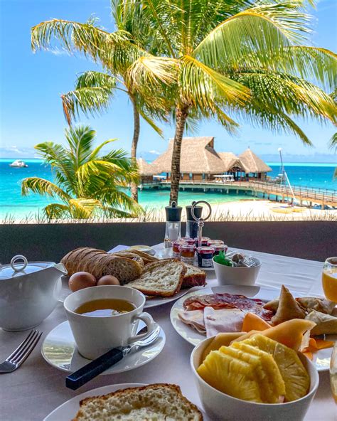 Free Hotel Breakfast & Benefits | Voyagefox Travel Tips