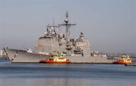 DVIDS - Images - USS Mobile Bay Returns From Deployment [Image 3 of 4]