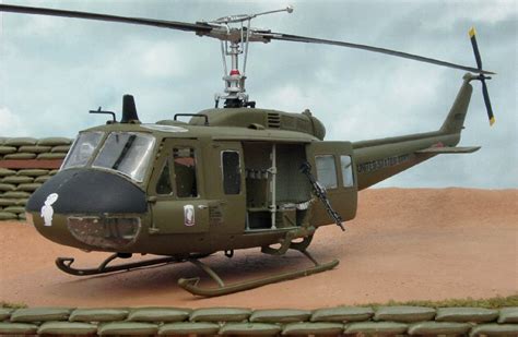 UH-1HelicopterDiorama