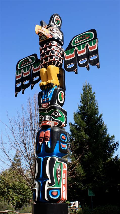 Oakland Daily Photo: Oakland totem pole