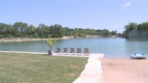 Photos: $1.7M home with a lake in Washington, Mo. | ksdk.com