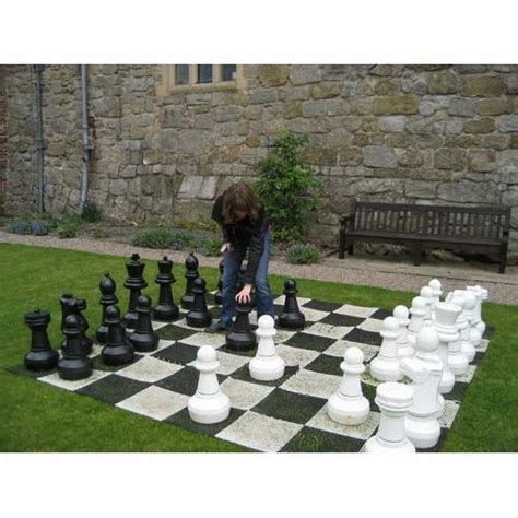 Giant Lawn Chess Set - Giant Outdoor Chess Set Manufacturer from New Delhi