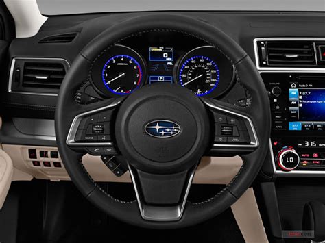 2018 Subaru Outback: 176 Interior Photos | U.S. News