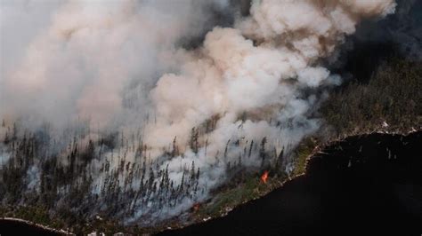 De l'aide extérieure pour combattre les flammes au Lac-Saint-Jean ...