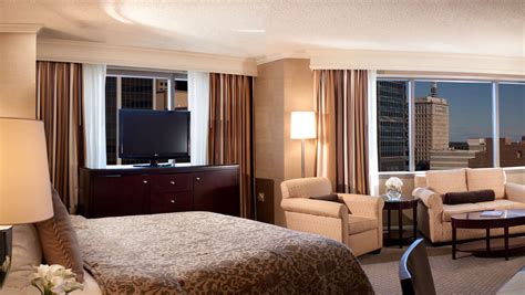 Jacksonville Guest Room and Luxury Suites at the Omni Jacksonville Hotel