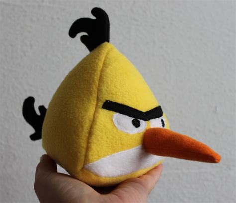 Obsessively Stitching: Angry Birds -- Plush Yellow Bird