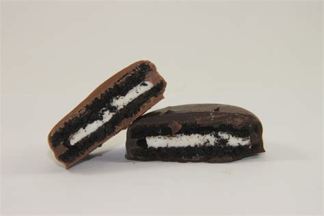 Dark Chocolate Covered Oreos | Dark chocolate covered oreos, Chocolate ...