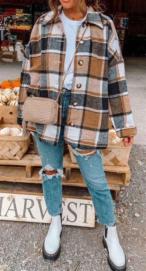 12 Cute Fall Outfit Ideas That're Hot Right Now | Casual autumn outfits