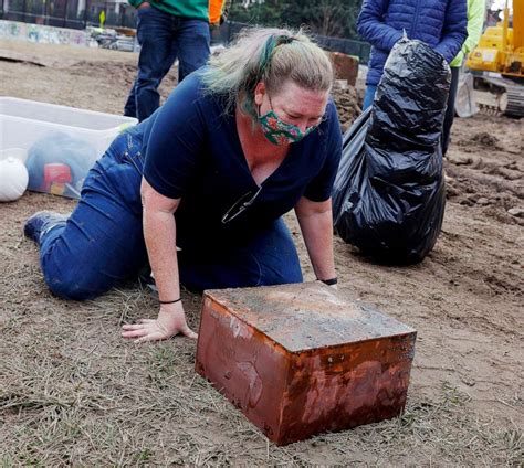 What the famed 1887 Virginia time capsule hidden in a Robert E. Lee ...