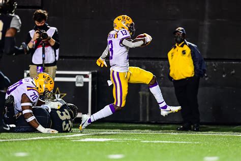 Two LSU wide receivers say they’ll be back for 2021 season