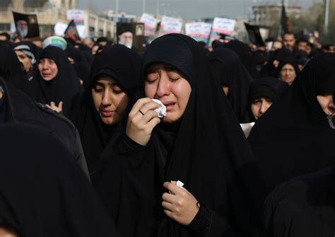 Iraq: Thousands Join Mourning Procession For Soleimani, Others Killed ...