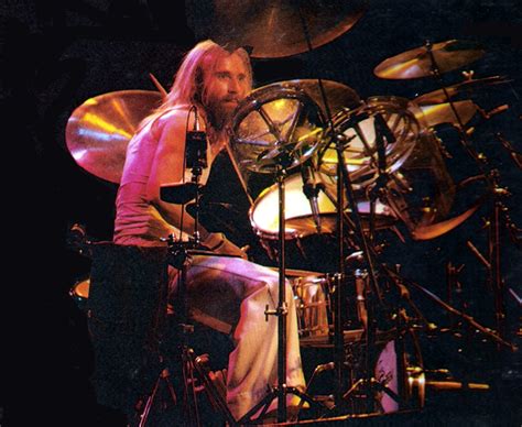 Phil Collins forced to quit drumming - DRUMMERWORLD OFFICIAL DISCUSSION ...