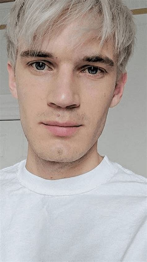 So this jawline is bad apparently accordimg to Pewds himself. : r ...