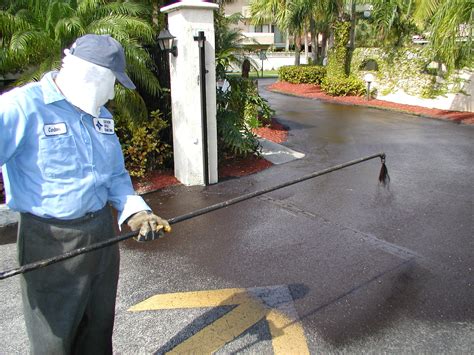 How to Sealcoat Asphalt - Miami - Southern Asphalt Engineering