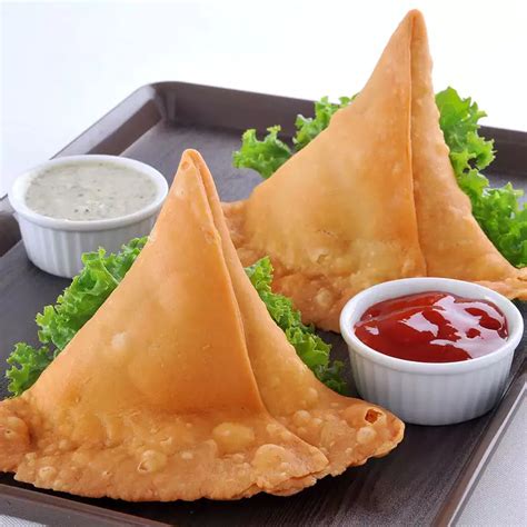 Samosa (No free sauce ) – Indian Thali