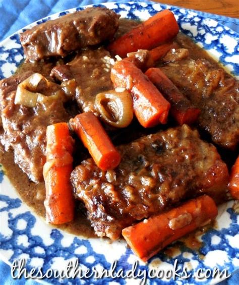 CROCK POT ROUND STEAK AND GRAVY - The Southern Lady Cooks