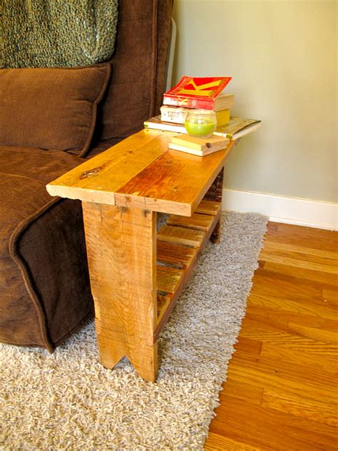 JACK at RANDOM: DIY: Pallet End Table