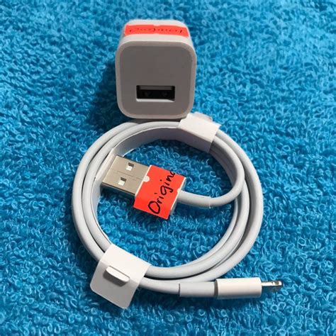 Original Apple iPhone Charger 5 watts adapter and lightning cable ...