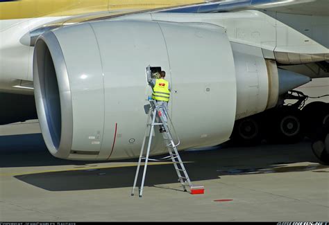 Boeing 777 Engine Size Compared To 737 Fuselage / Boeing 737-319 - Air ...