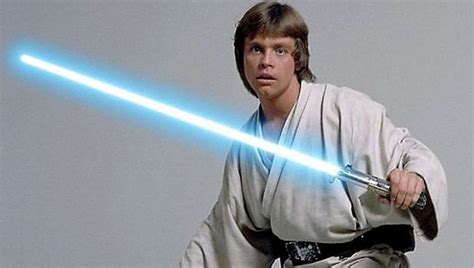 3 Lightsaber yang Pernah Digunakan Luke Skywalker! - Greenscene