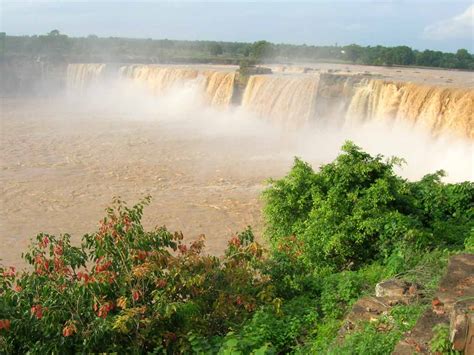 Chitrakote Falls: 7 Incredible Tourist Attractions Nearby