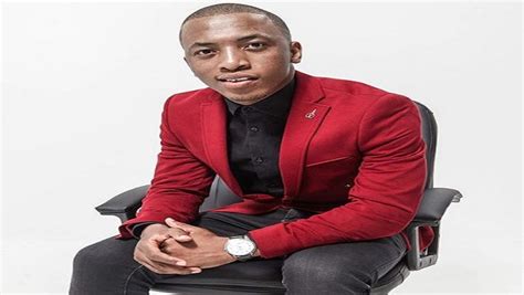 Dumi Mkokstad wins SABC Crown Gospel Awards song of the year - SABC ...