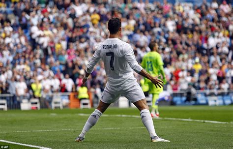 Real Madrid 3-1 Las Palmas: Cristiano Ronaldo scores as Rafa Benitez's ...