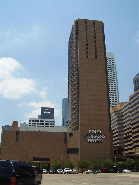 Four Seasons Hotel Houston - Wikipedia