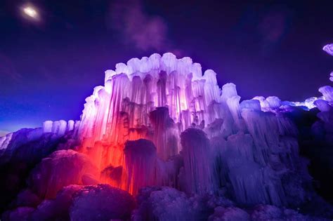 Lake Geneva's Ice Castles Are Utterly Breathtaking | UrbanMatter