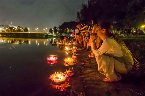 Everything You Need to Know About Loy Krathong, Thailand’s Magical ...