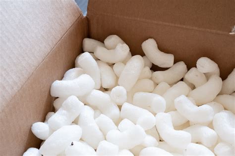 How To Use Packing Peanuts | Smith Packaging Suppliers