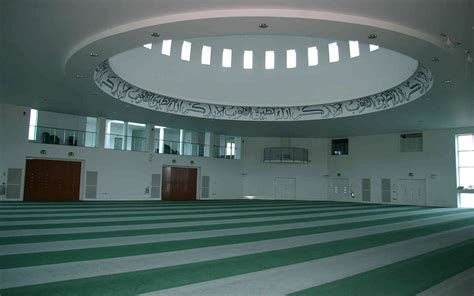 Baitul Futuh mosque, London