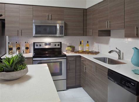 Dadeland Apartment Rentals in Miami Florida at AMLI Dadeland | Kitchen ...